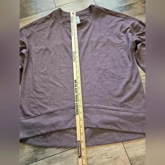 Reebok Women's Small  (fits like medium)  light purple sweater - Picture 6 of 11